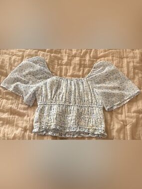 Hollister Women’s Floral Off the Shoulder Blue and White Crop Top